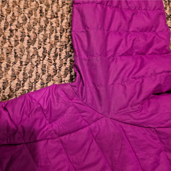 Patagonia Women’s Small Magenta Puffer Jacket Goose Down Insulated Warm Outdoor - Picture 3 of 10